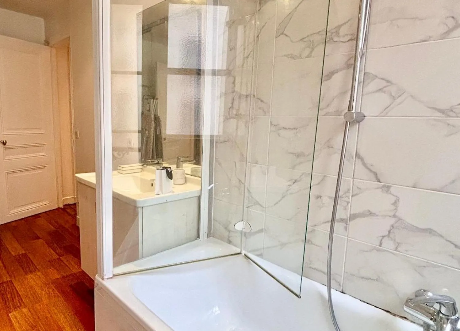 L'Appartement Bosquet 파리 아파트